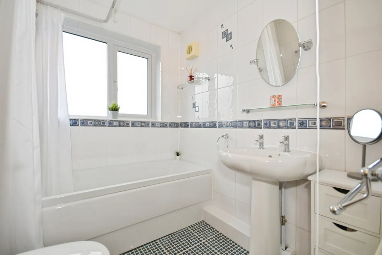 Dale Bank Crescent, New Whittington, Chesterfield, Derbyshire, S43, photo 21