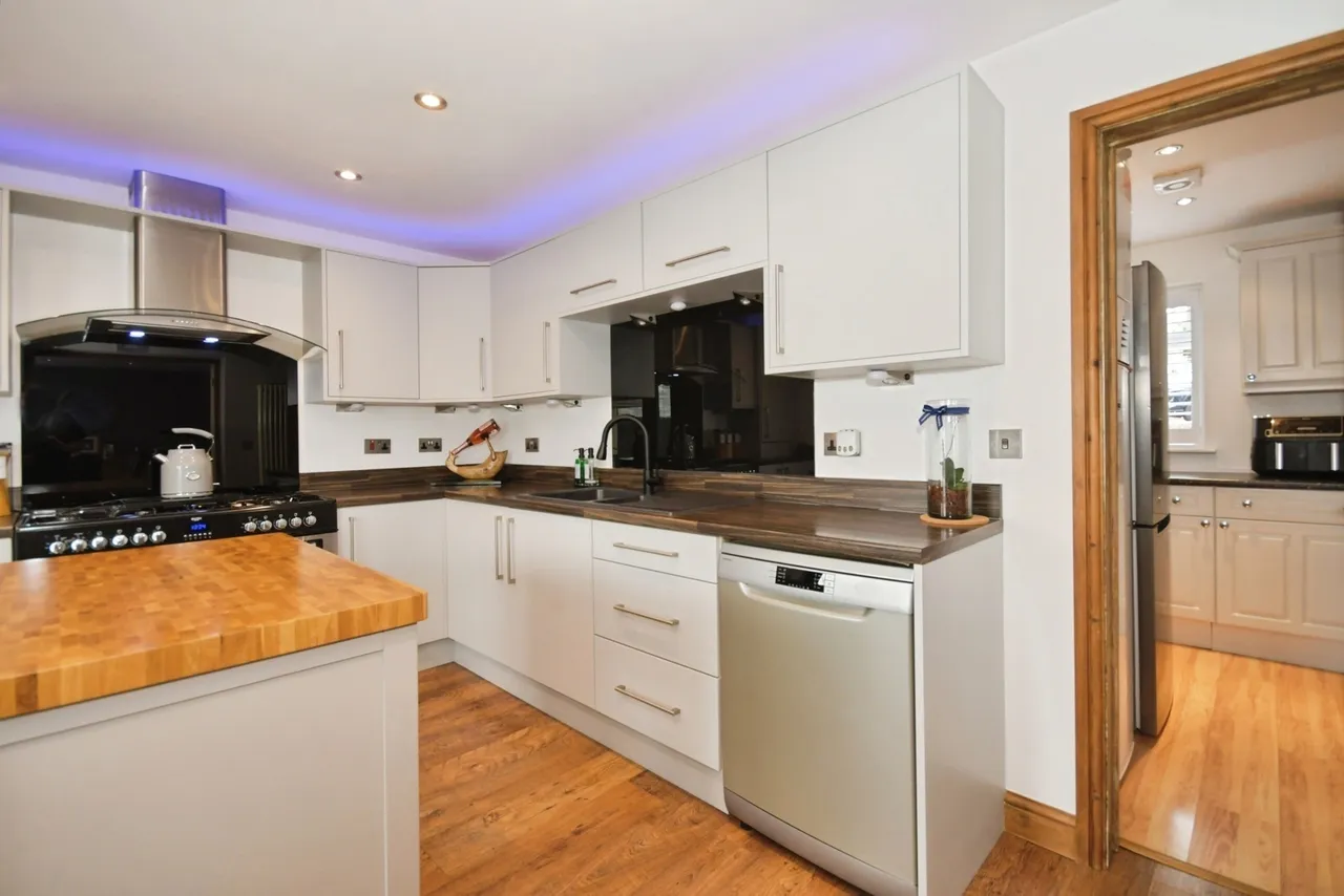 Dale Bank Crescent, New Whittington, Chesterfield, Derbyshire, S43, photo 7