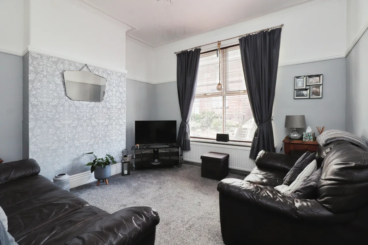 Derbyshire Lane, Sheffield, S8, photo 7