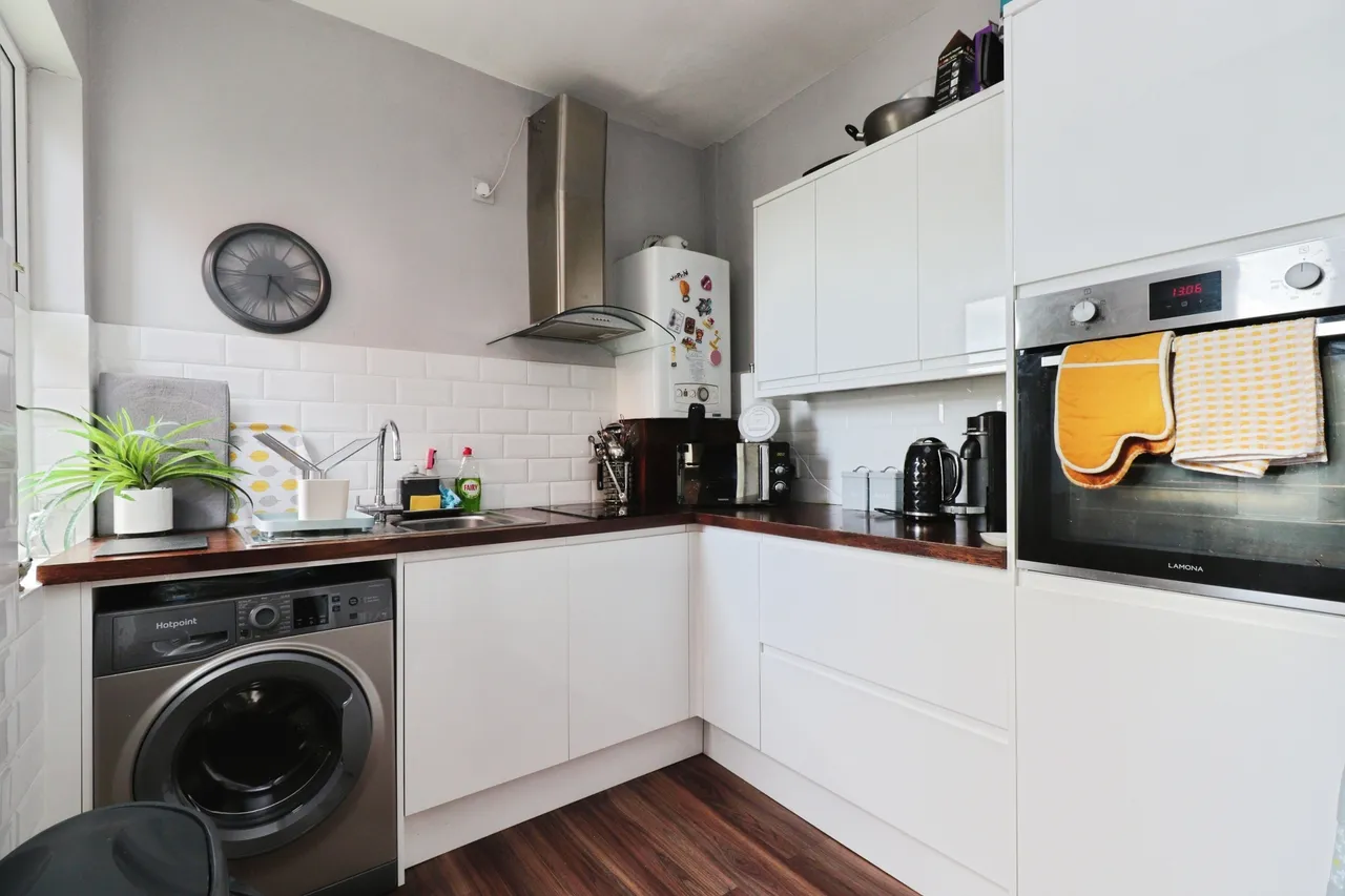 Derbyshire Lane, Sheffield, S8, photo 3