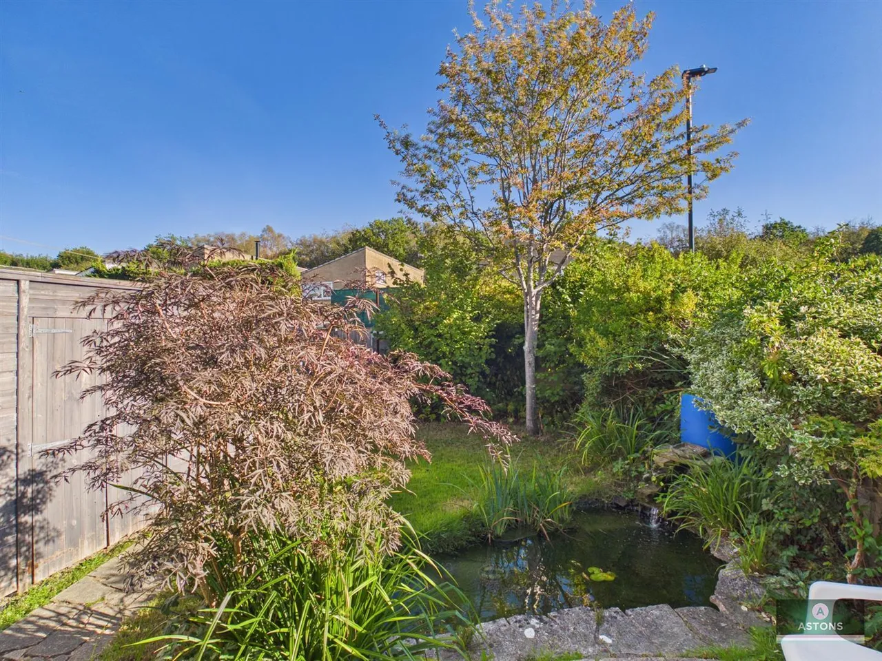 Linden Close, Furnace Green, photo 19
