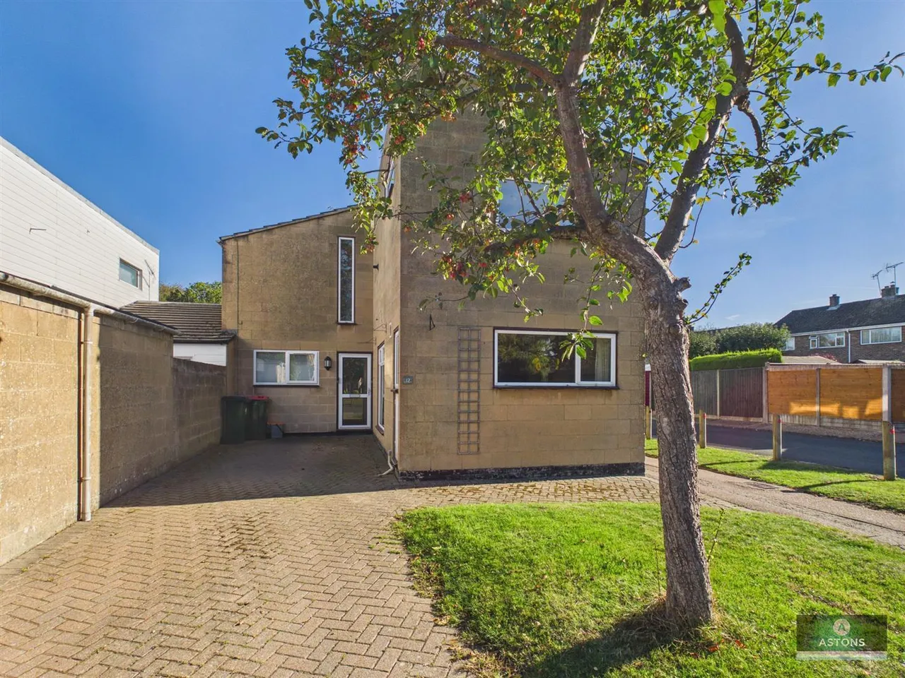 Linden Close, Furnace Green, photo 21