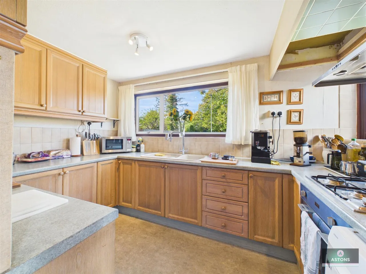 Linden Close, Furnace Green, photo 5