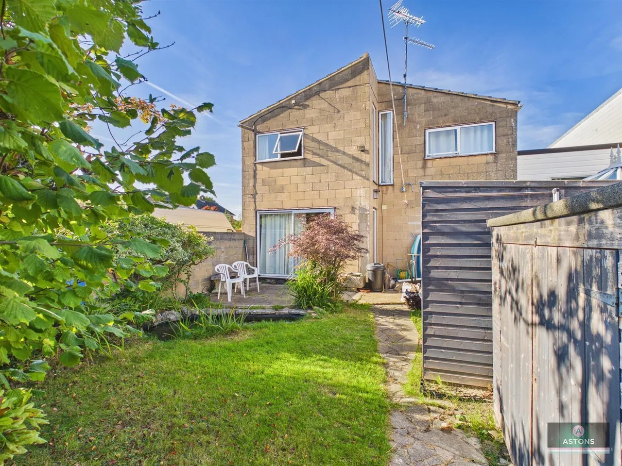 Linden Close, Furnace Green, photo 20
