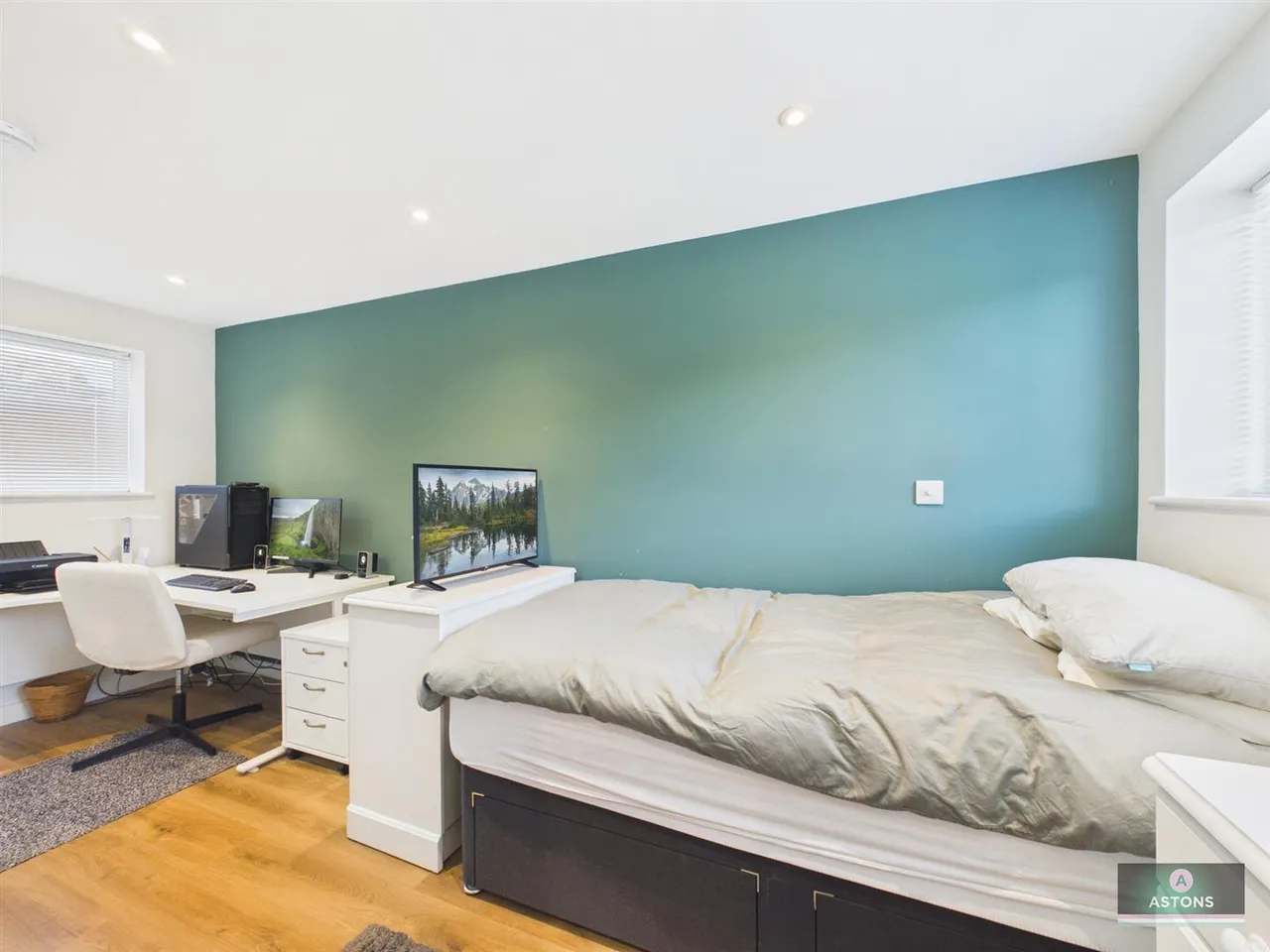 Linden Close, Furnace Green, photo 14