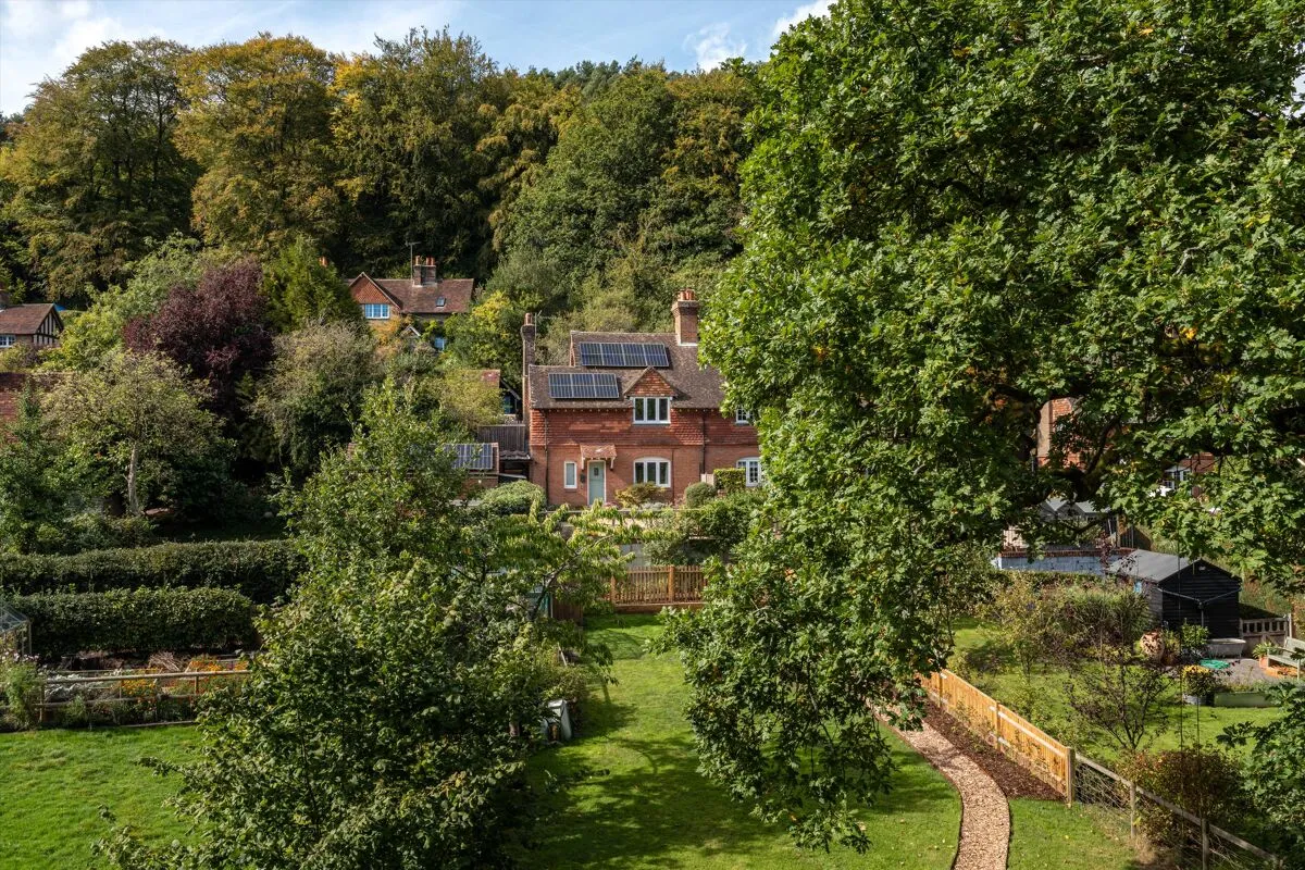 3 bed house for sale, Holmbury St. Mary, Dorking, RH5