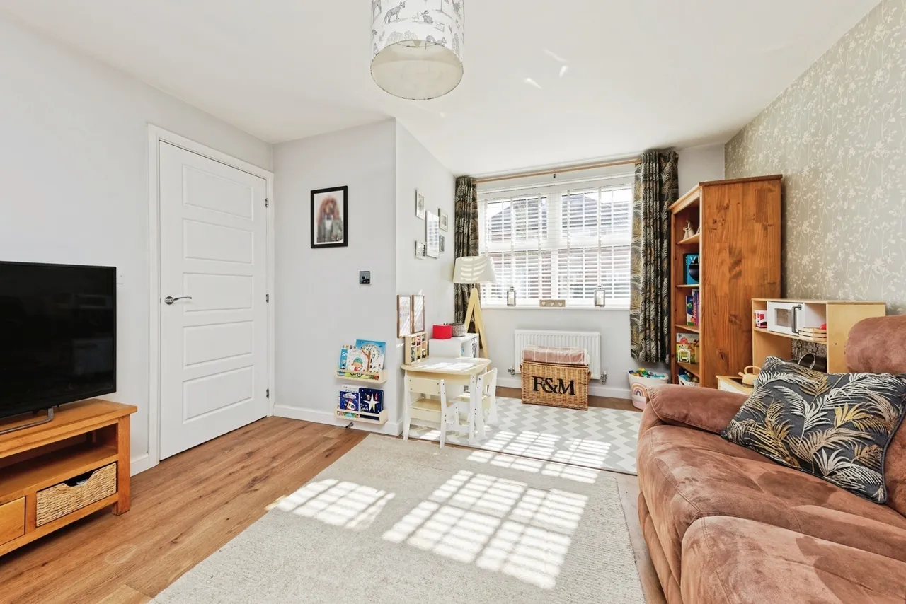 Central Boulevard, Aylesham, Canterbury, Kent, CT3, photo 3