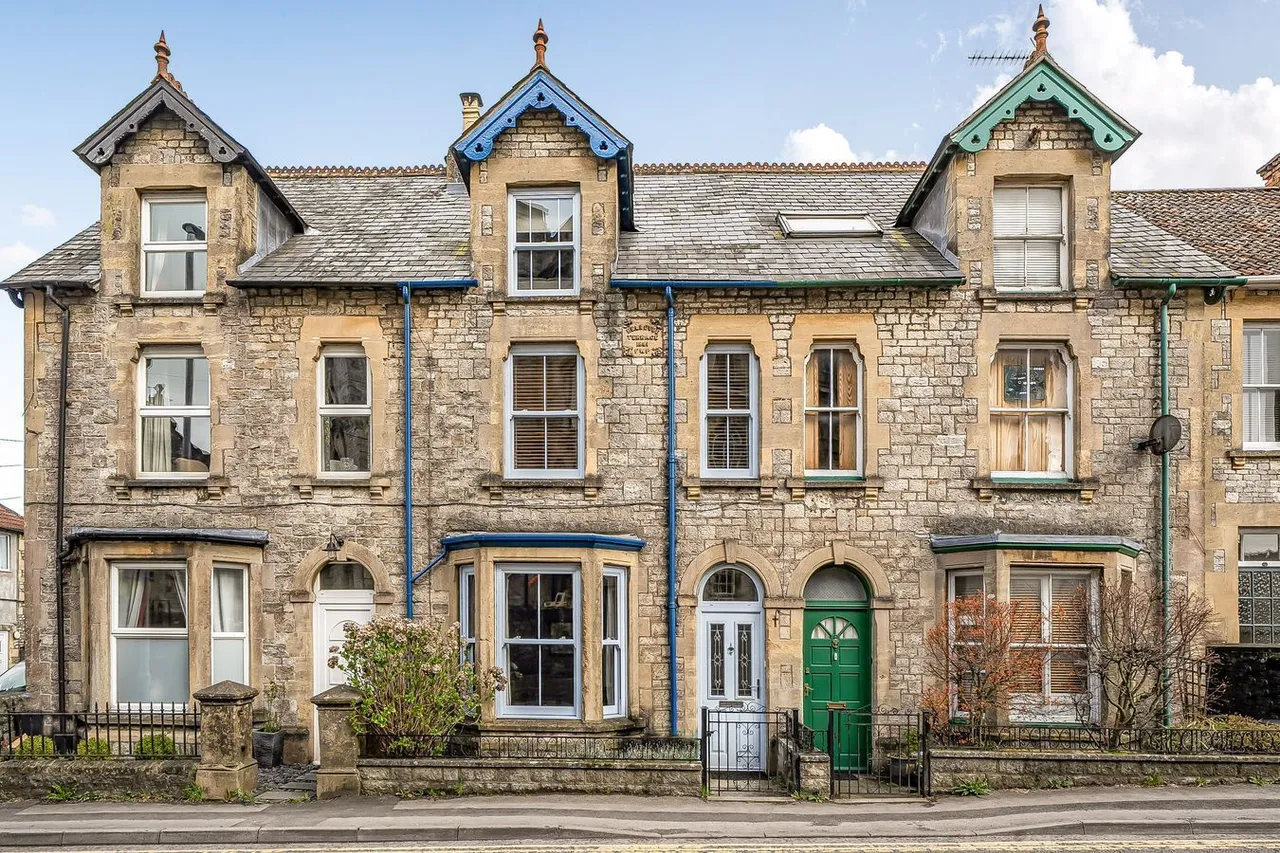 4 bed house for sale, Commercial Road, Shepton Mallet, BA4