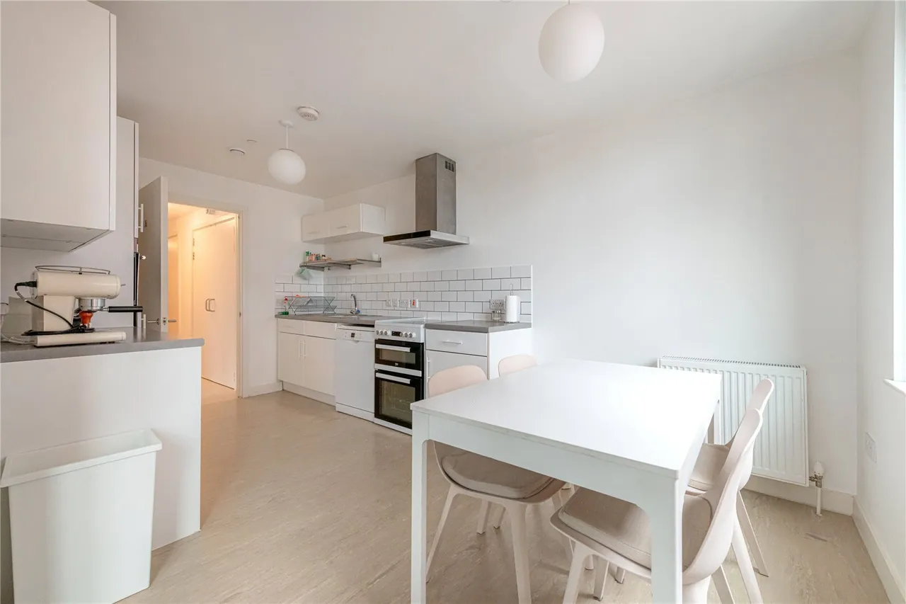 3 bed flat to rent, York Way, King's Cross, N1C