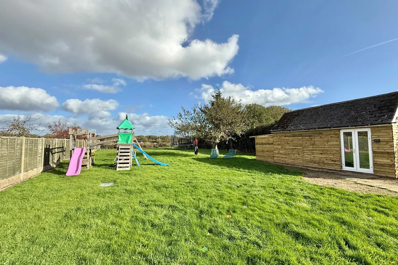 Ringwood Road, Sopley, BH23, photo 19