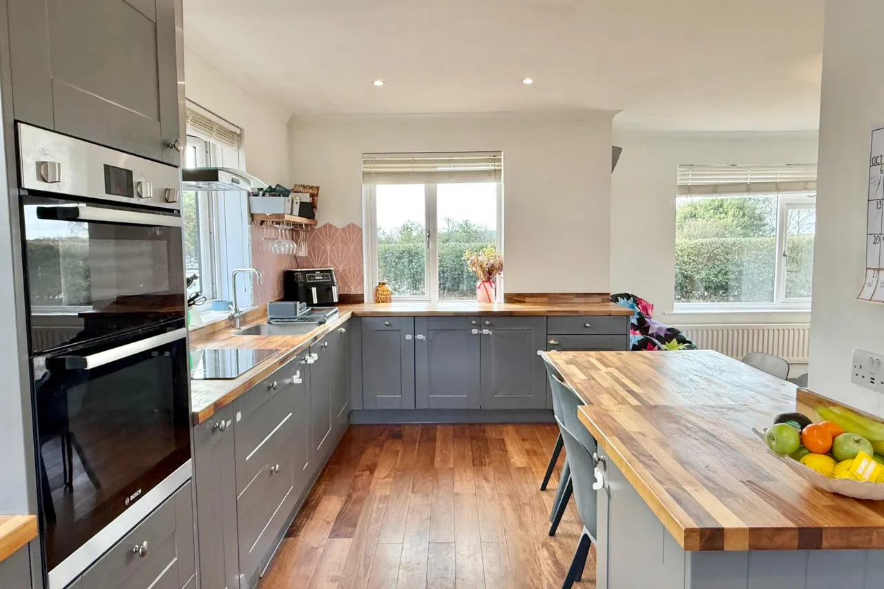 Ringwood Road, Sopley, BH23, photo 5