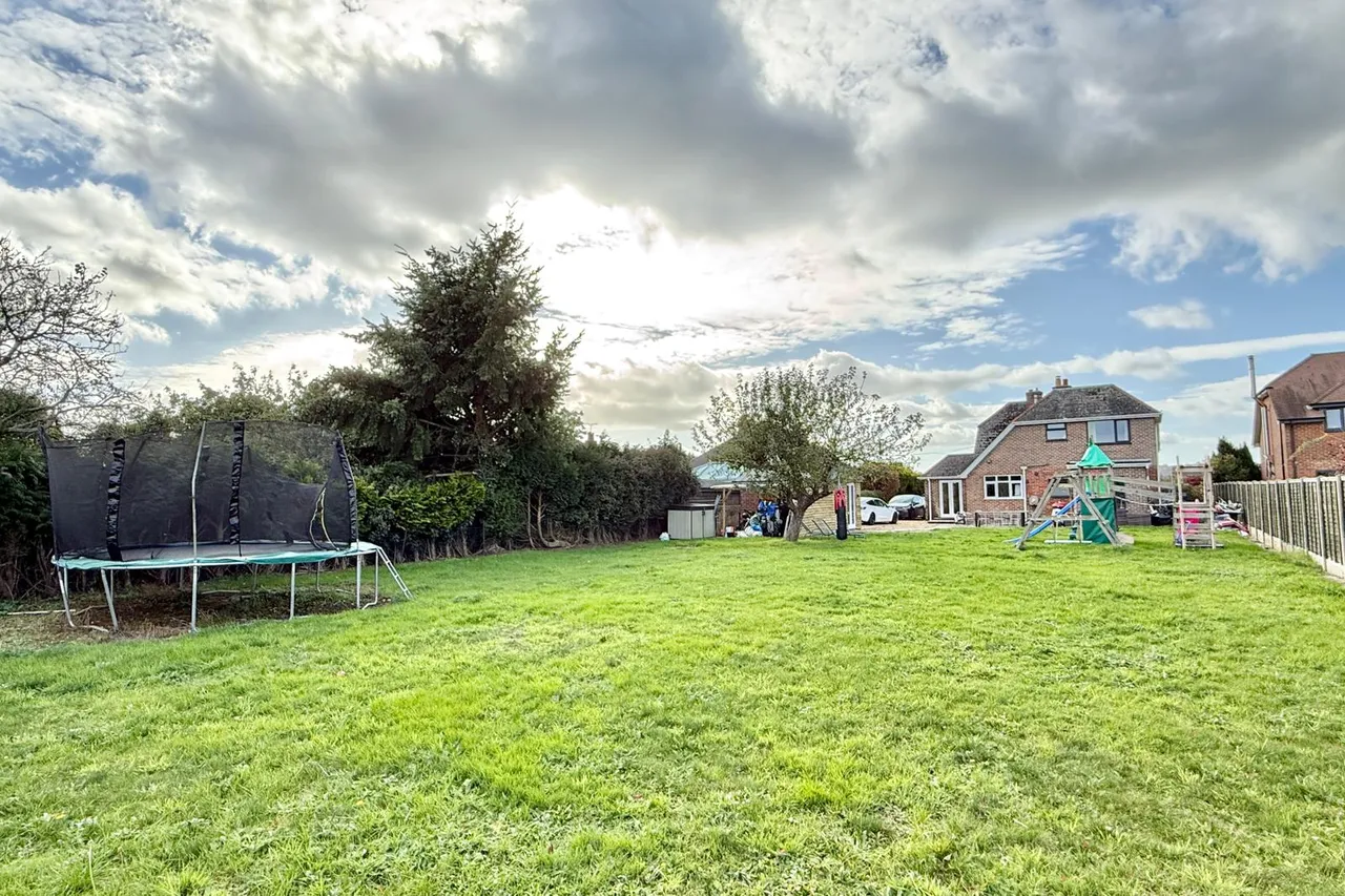 Ringwood Road, Sopley, BH23, photo 3
