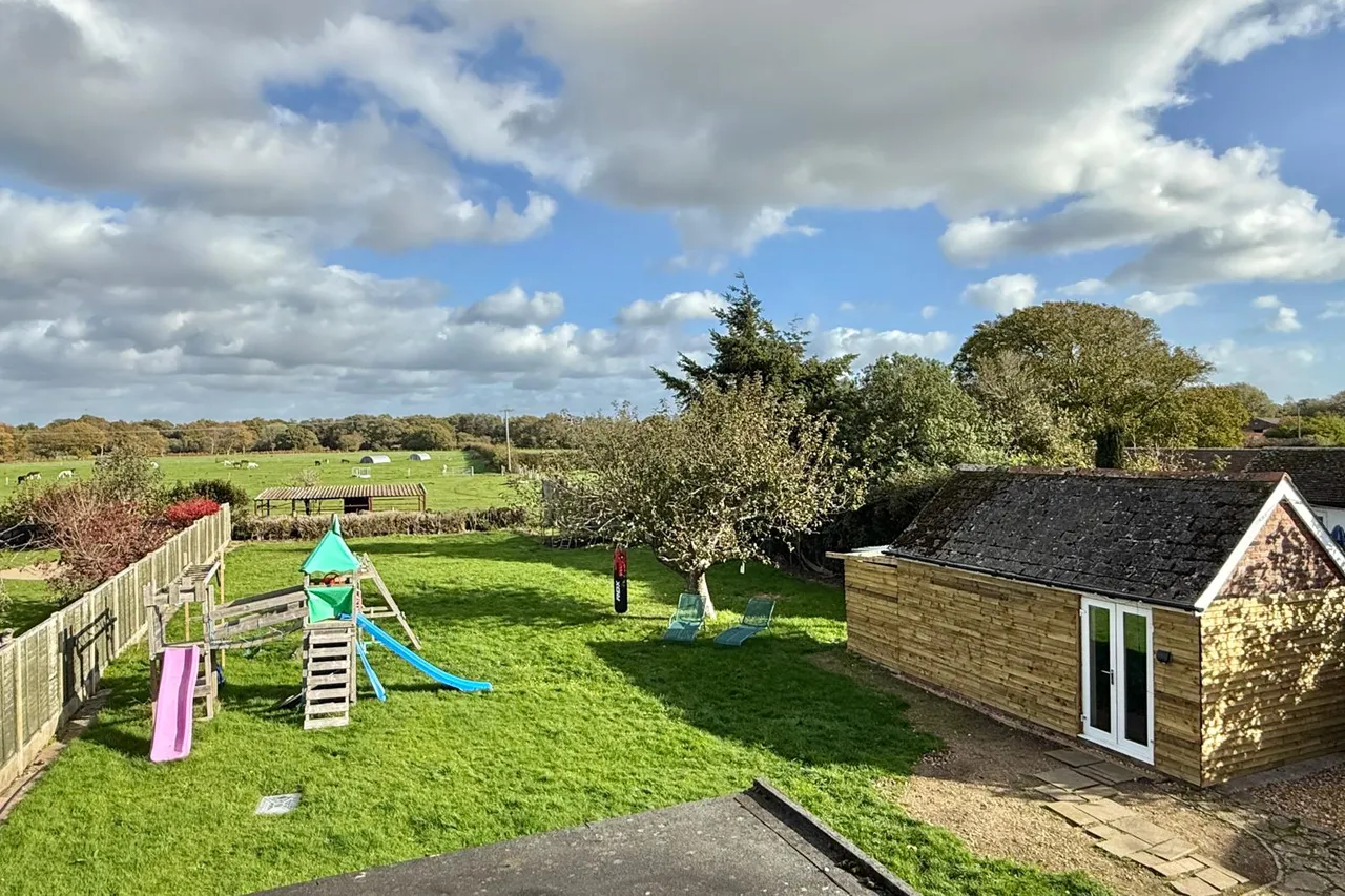 Ringwood Road, Sopley, BH23, photo 18