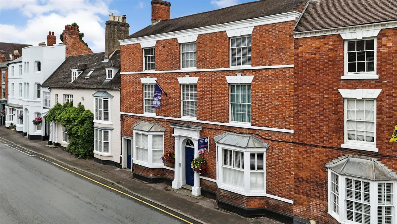 2 bed flat for sale — 29 Bridge Street, Pershore, WR10