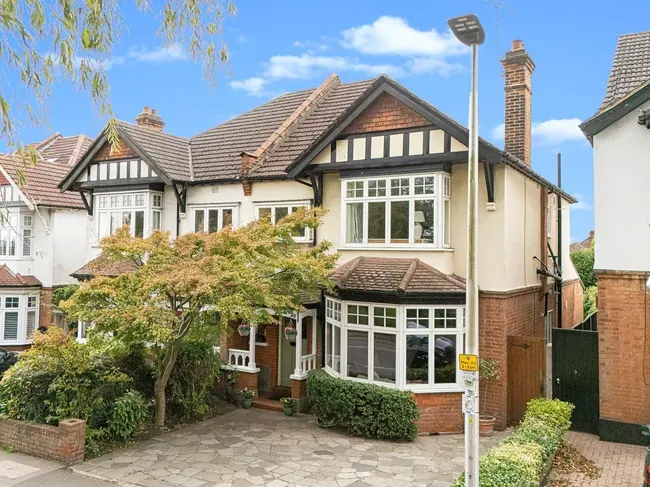 4 bed property for sale — Monkhams Lane, Woodford Green, IG8