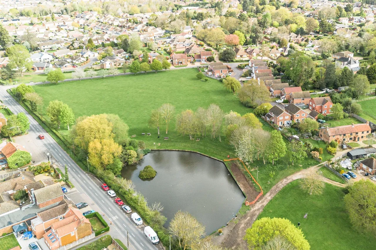 South Wootton, photo 11