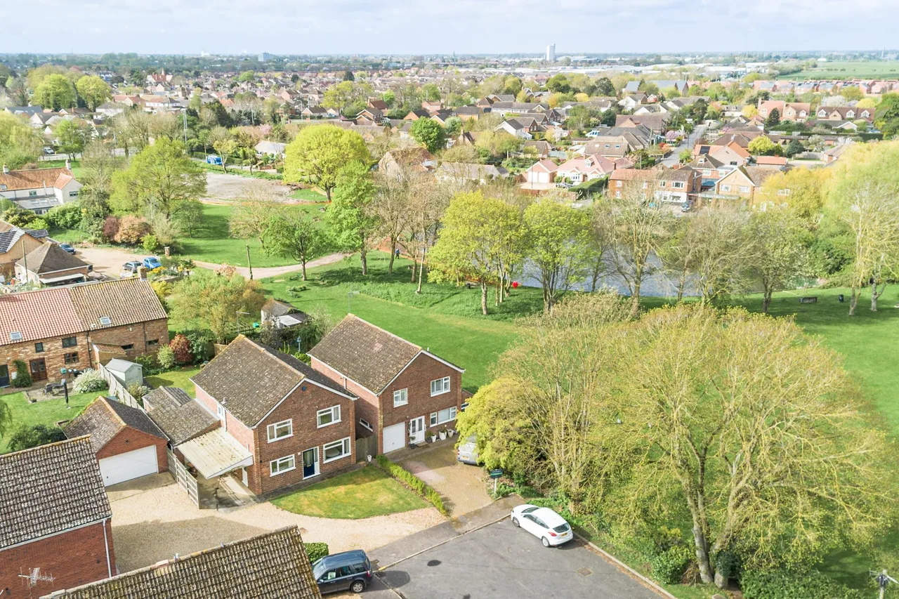 South Wootton, photo 4
