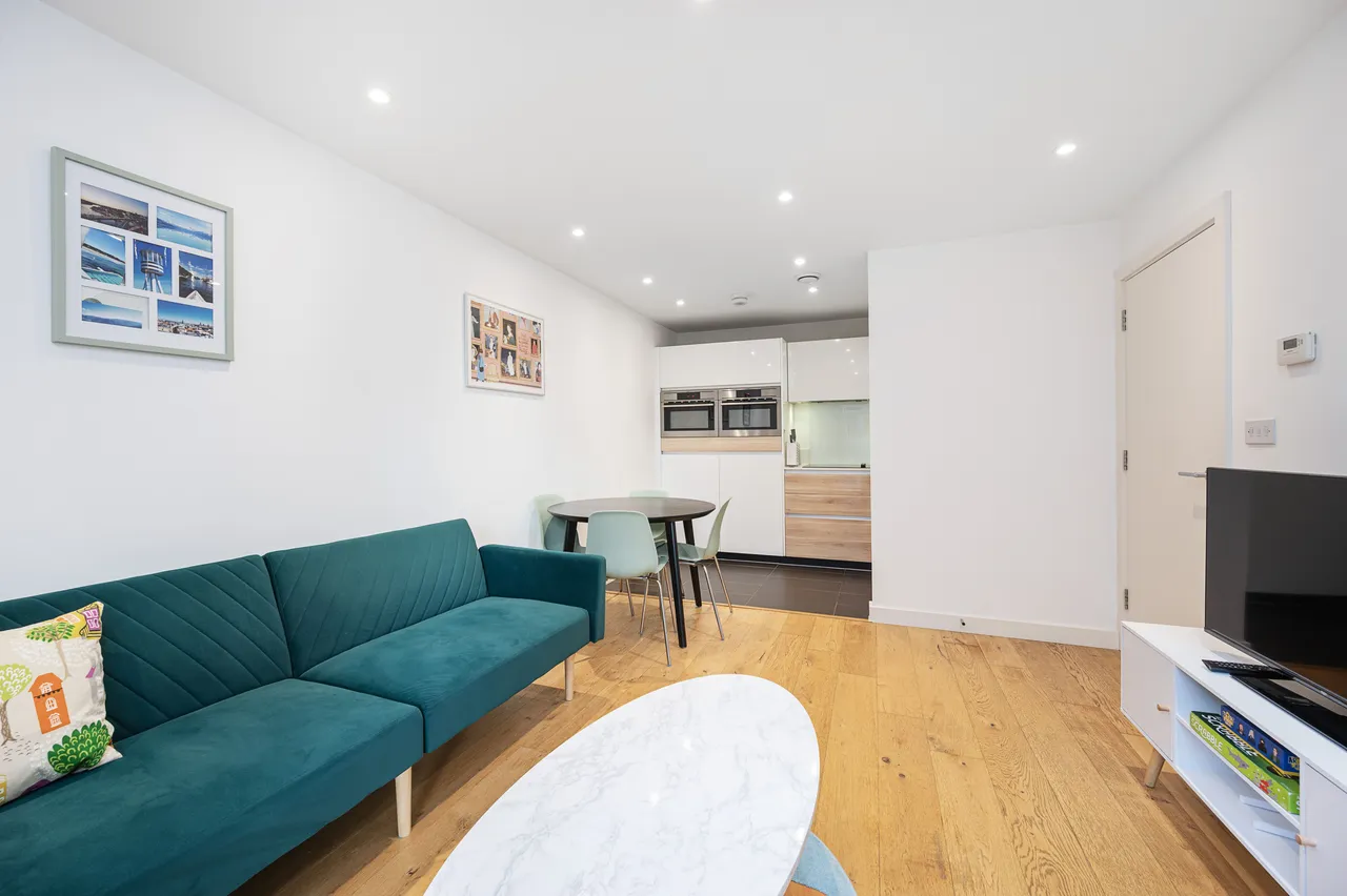 Flat 35 Hoxton Wharf, 14 Wiltshire Row, London, photo 2