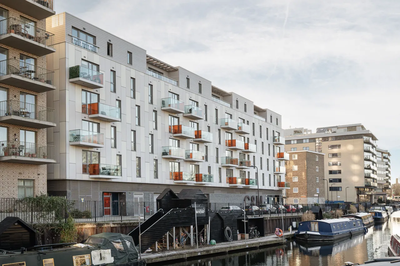 2 bed flat for sale — Flat 35 Hoxton Wharf, 14 Wiltshire Row, London