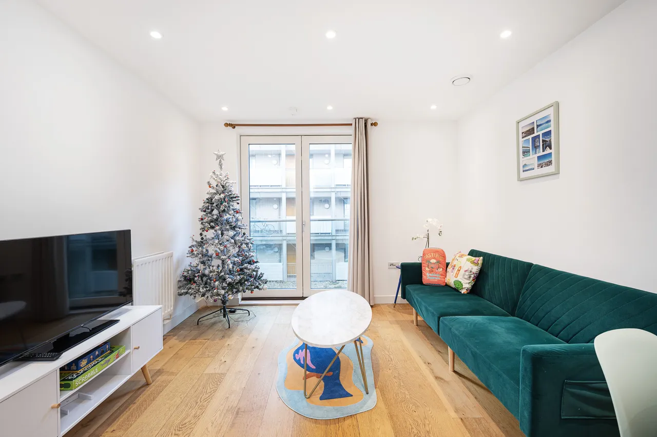 Flat 35 Hoxton Wharf, 14 Wiltshire Row, London, photo 9