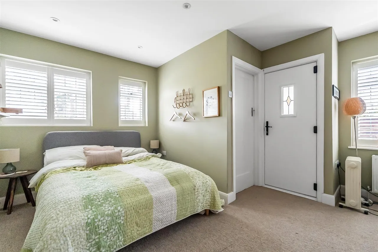 Fir Tree Road, Leatherhead, KT22, photo 13