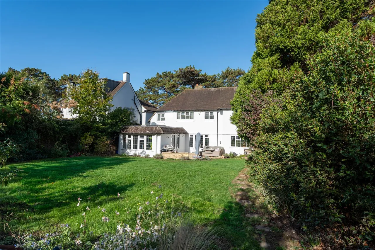 Fir Tree Road, Leatherhead, KT22, photo 7