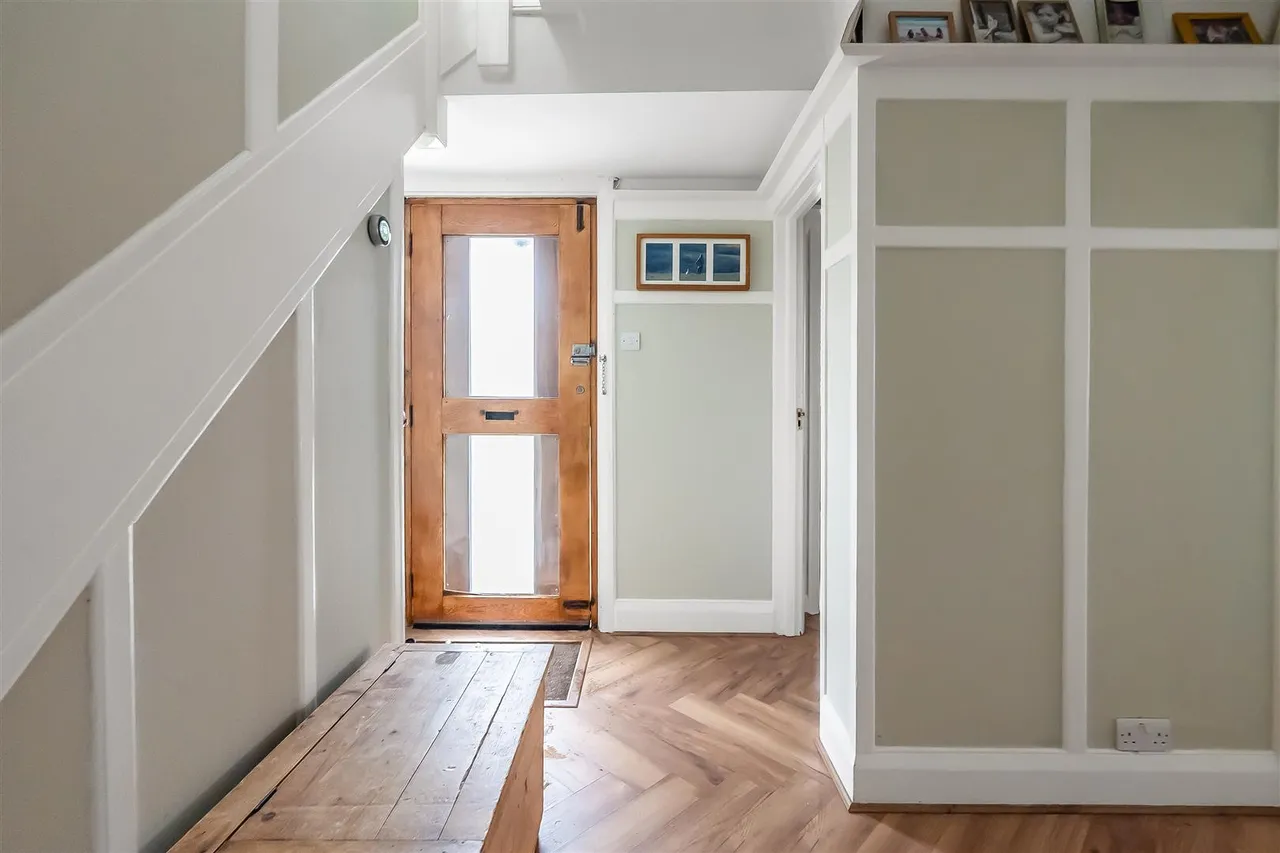 Fir Tree Road, Leatherhead, KT22, photo 9