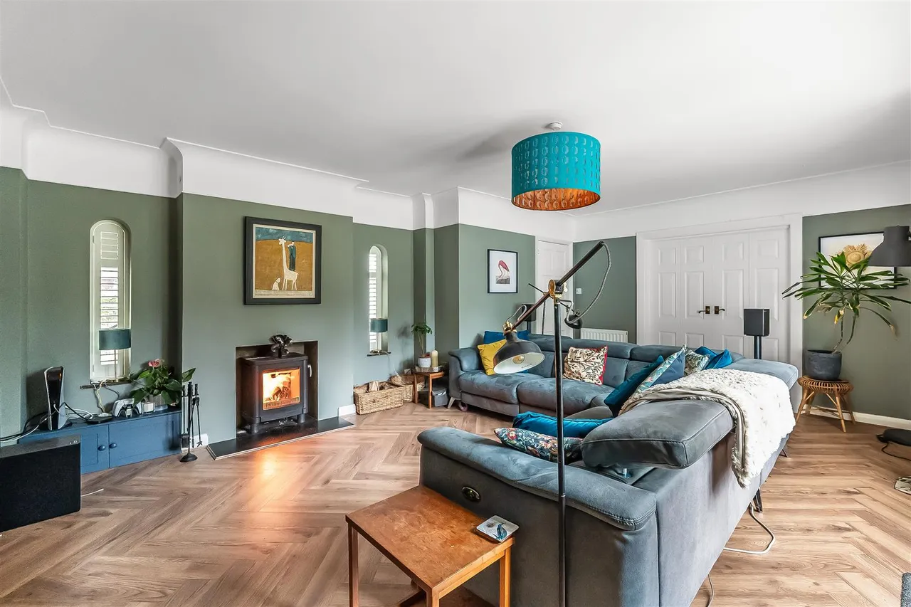Fir Tree Road, Leatherhead, KT22, photo 5