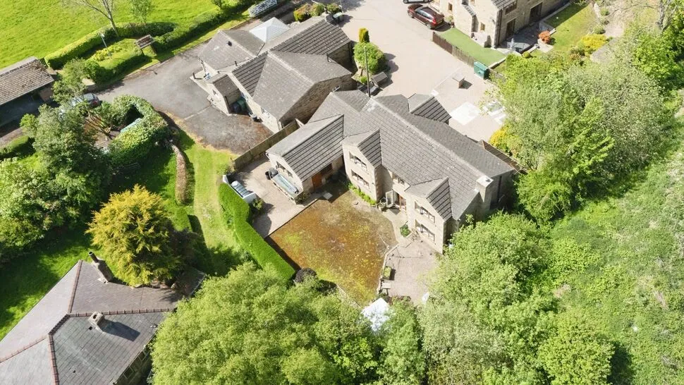 4 bed house for sale, Tong Moor Side, Birkenshaw, BD11