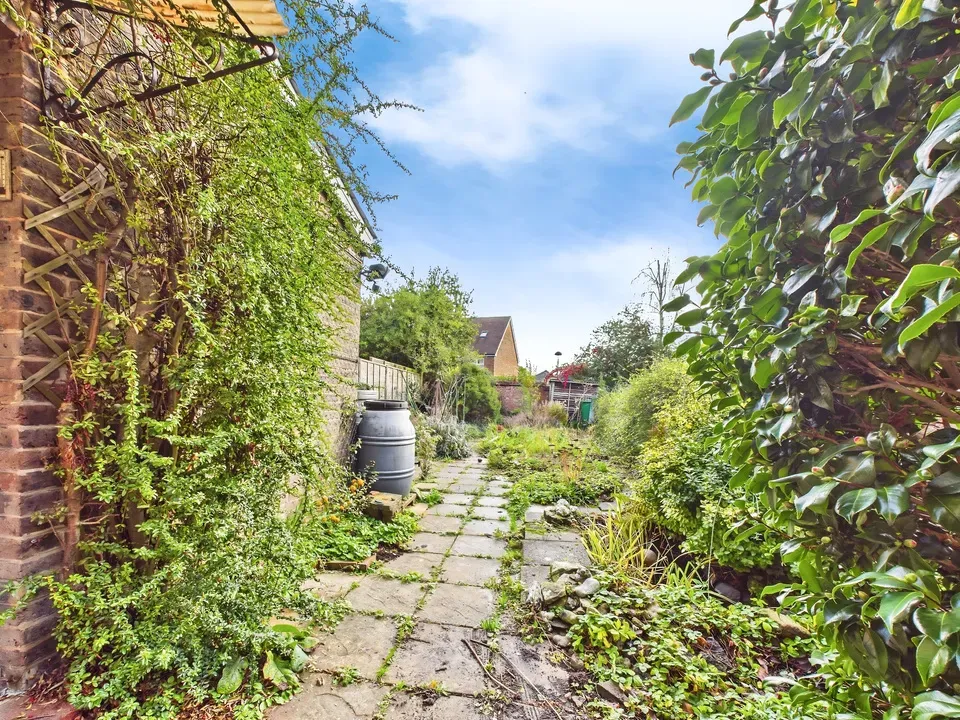 New Street, Horsham, photo 9