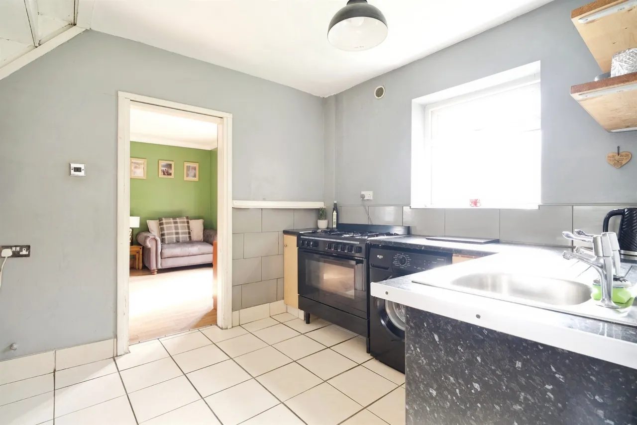 Doncaster Road, Barnsley, S70, photo 6