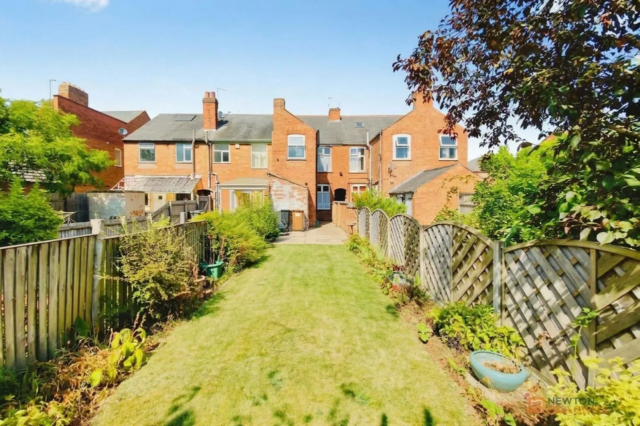 2 bed house for sale, Albert Street, Syston, LE7