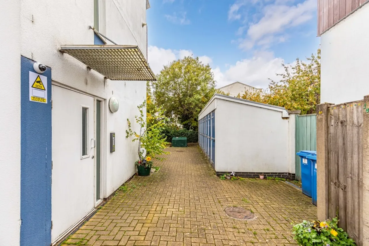 Walking Field Lane, Poole, photo 2