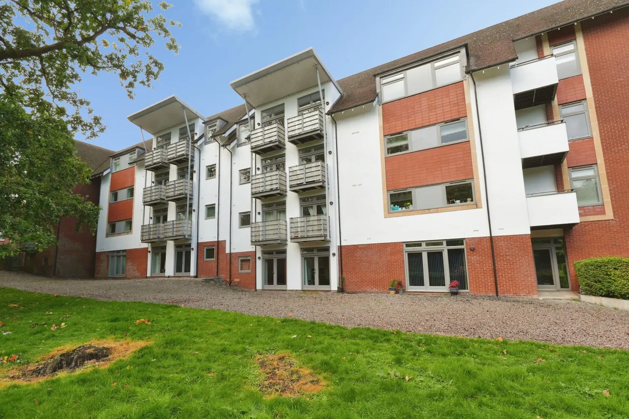 2 bed flat for sale, Griffin Close, Northfield, B31