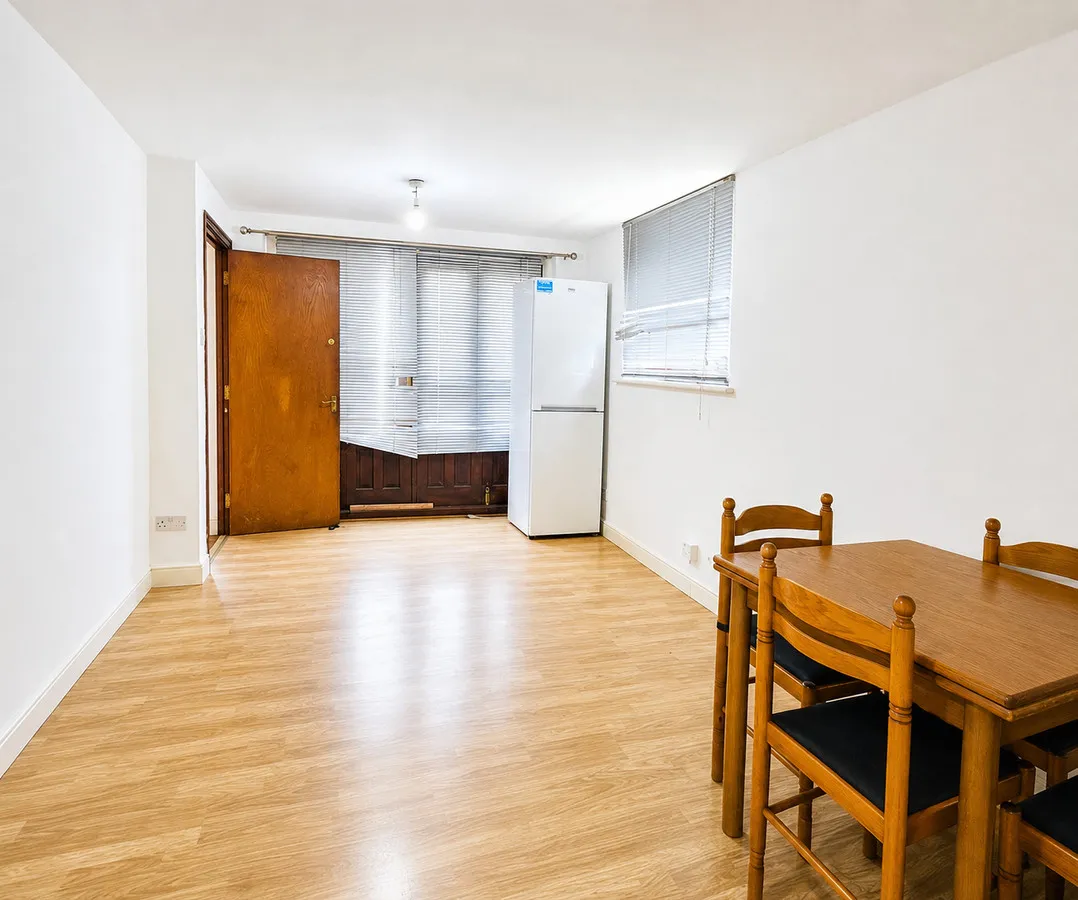 1 bed flat to rent, London, SW19