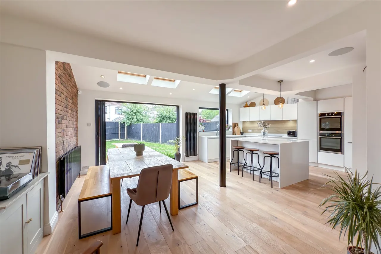 Linden Crescent, St. Albans, Hertfordshire, AL1 5DD, photo 4
