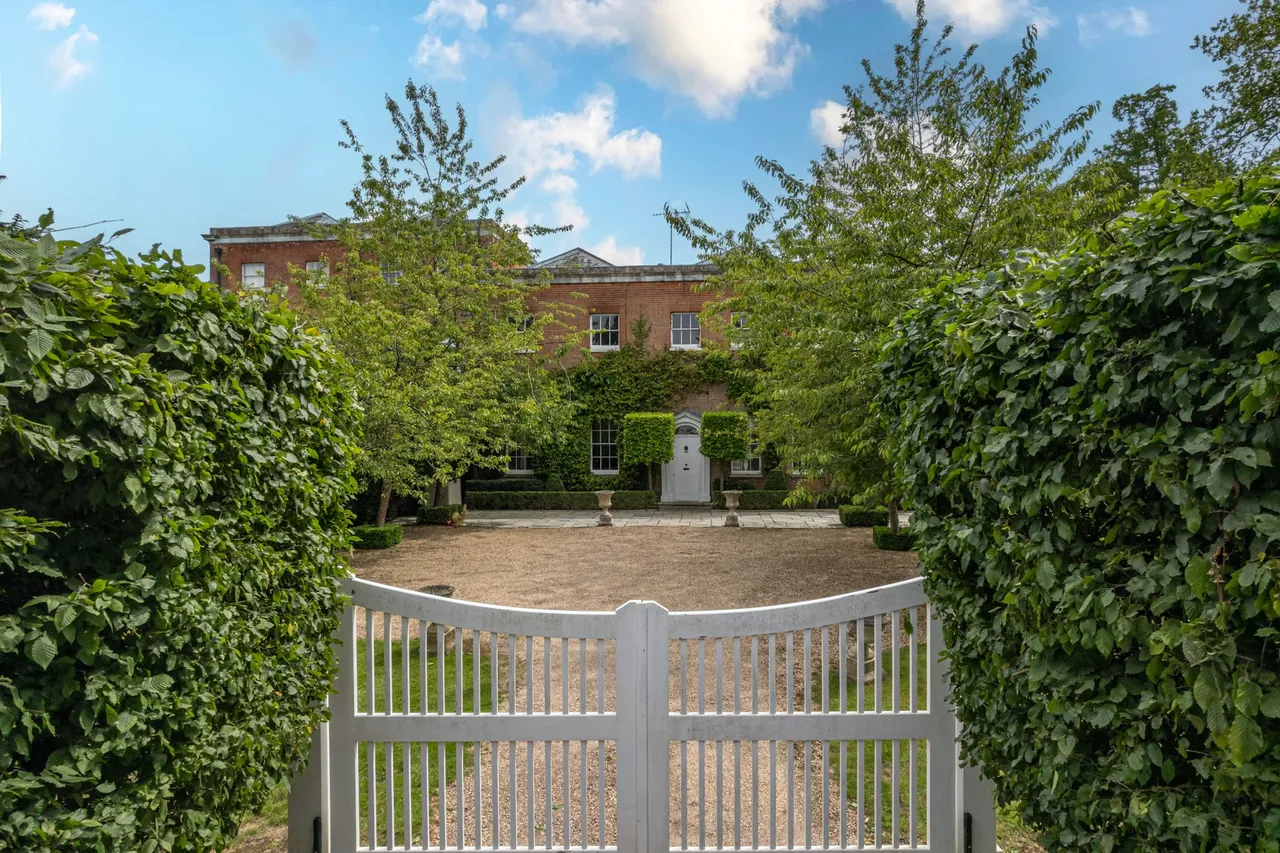 The Hall Binfield Park, Binfield, Bracknell, RG42 5NT, photo 21