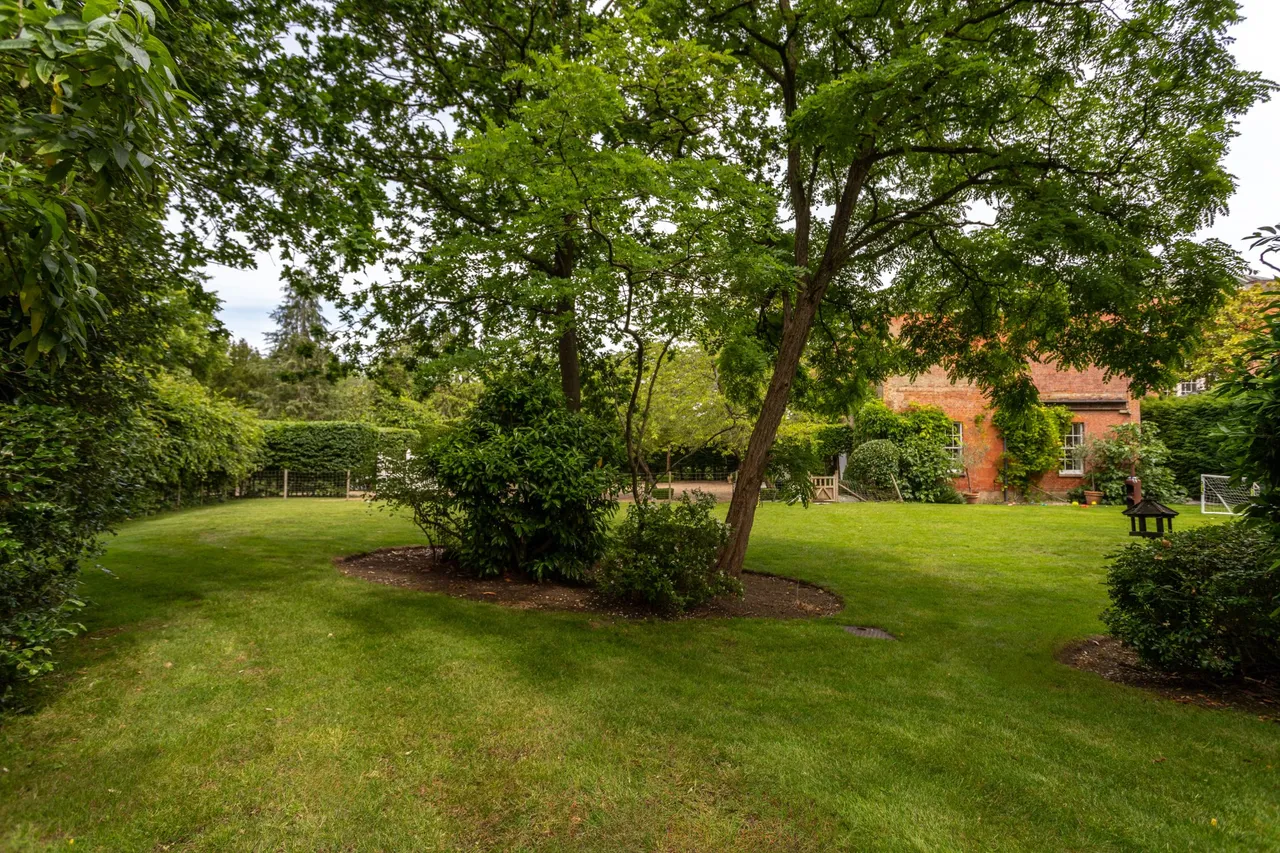 The Hall Binfield Park, Binfield, Bracknell, RG42 5NT, photo 19