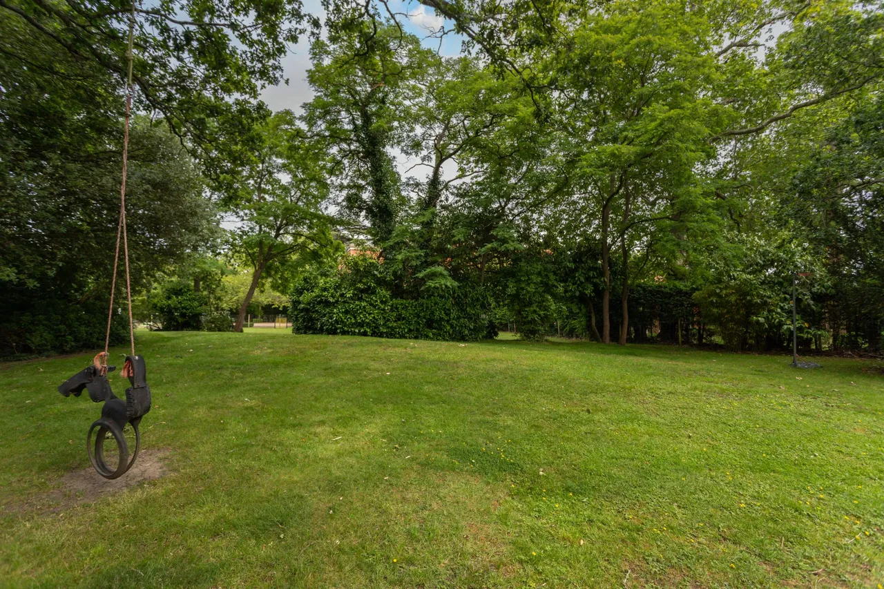 The Hall Binfield Park, Binfield, Bracknell, RG42 5NT, photo 18