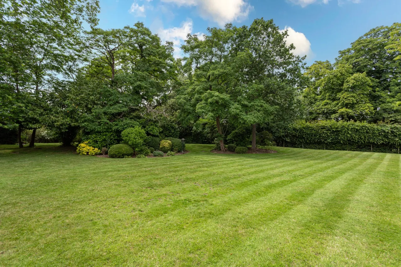 The Hall Binfield Park, Binfield, Bracknell, RG42 5NT, photo 16