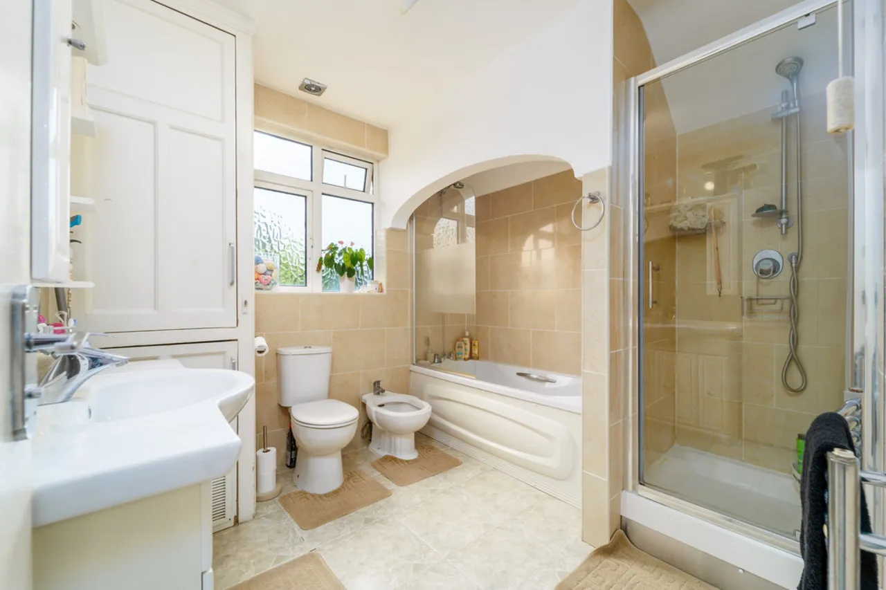 Fordbridge Road, Ashford, photo 7