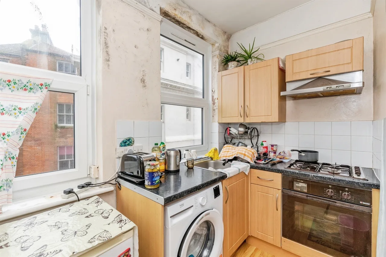 Caves Road, St. Leonards-On-Sea, TN38, photo 2