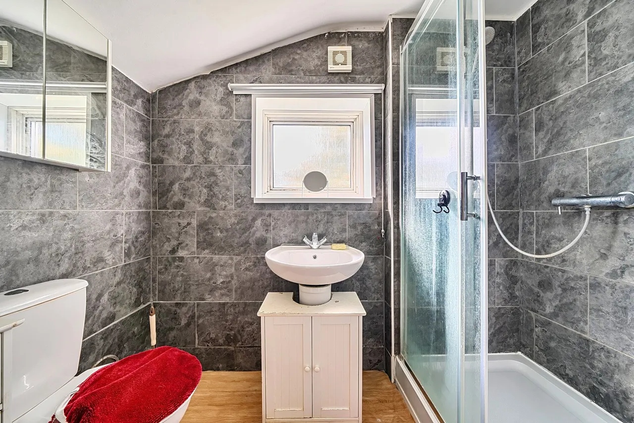 Silvermere Road, SE6, photo 10