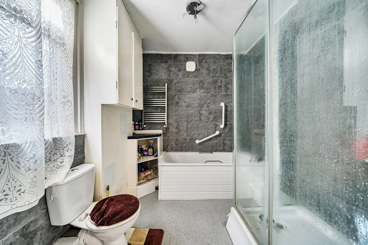 Silvermere Road, SE6, photo 7