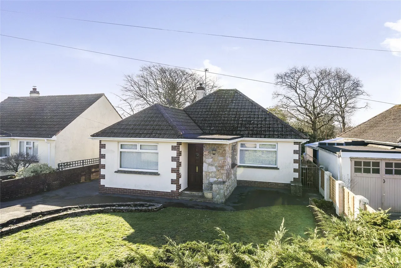 3 bed property for sale — Clifford Avenue, Kingsteignton, Newton Abbot, Devon, TQ12