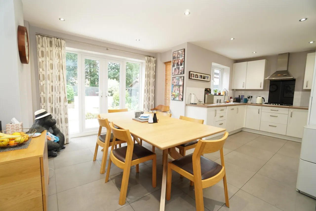 Wicket Close, Loughborough, LE11, photo 2