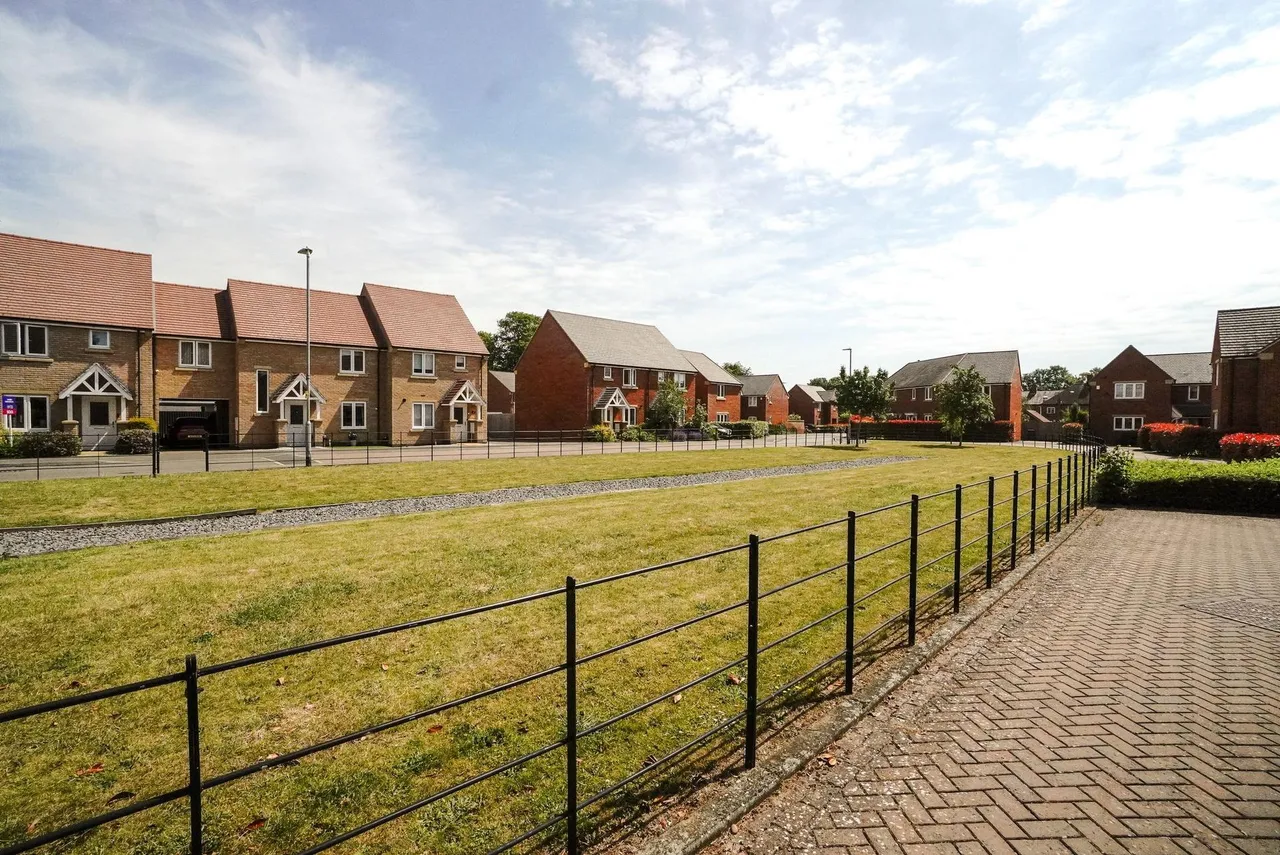 Wicket Close, Loughborough, LE11, photo 13