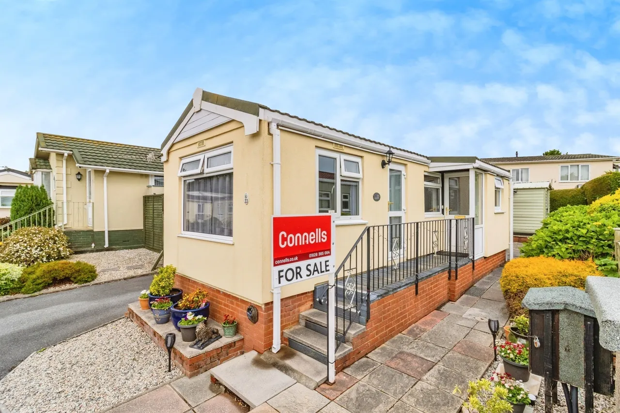 1 bed park home for sale, Totnes Road, Abbotskerswell, TQ12