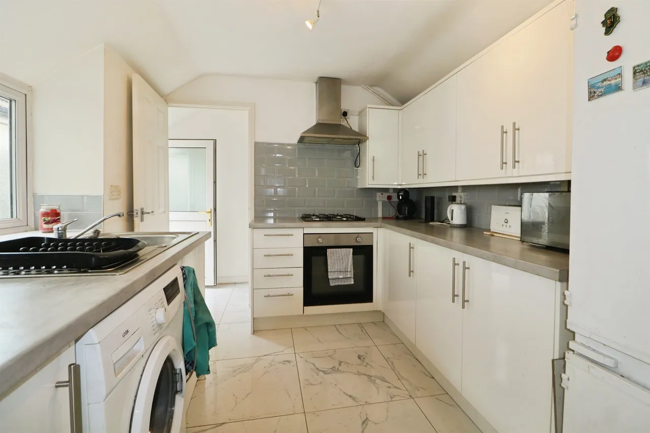 Middle Street, Pontypridd, CF37, photo 6