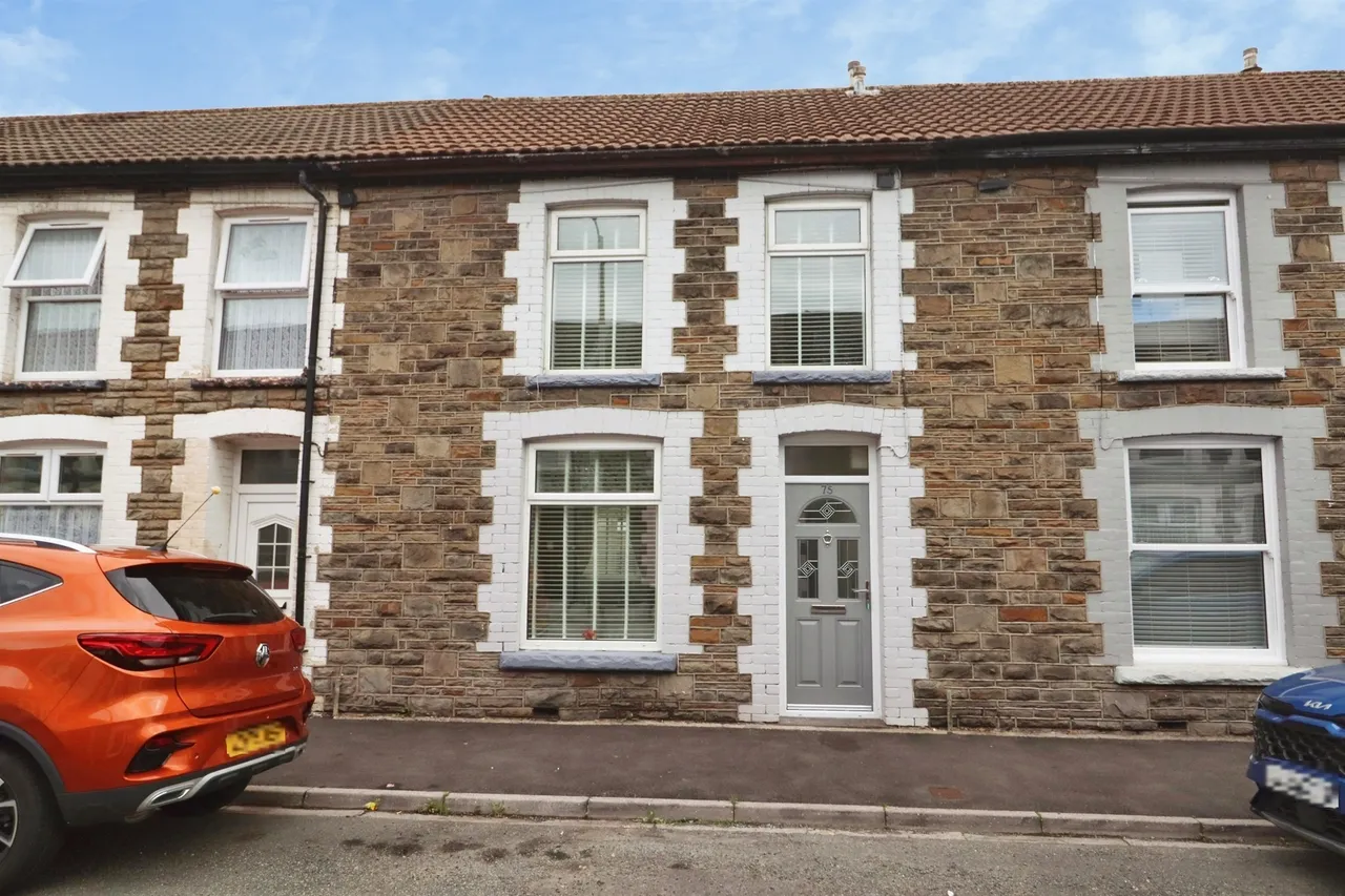 3 bed house for sale, Middle Street, Pontypridd, CF37